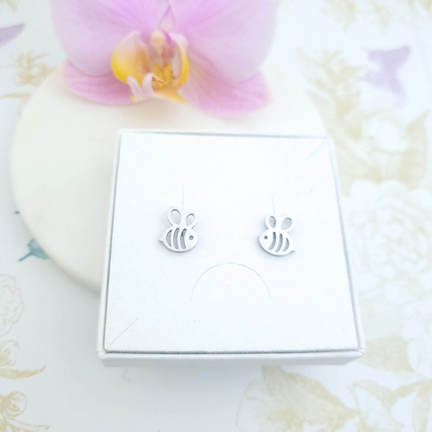 bee stud earrings silver in a gift box