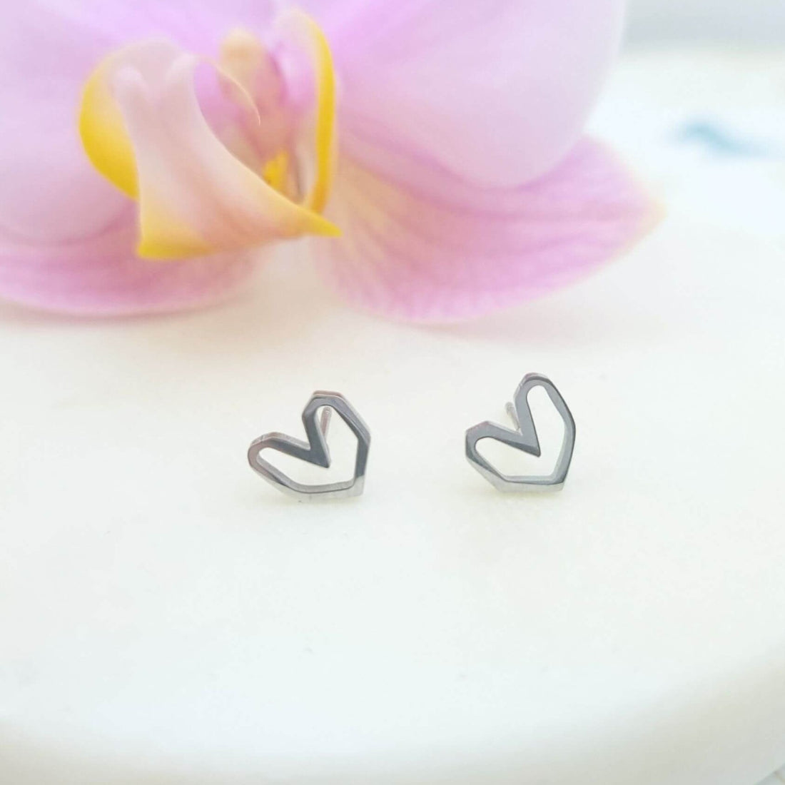 heart stud earrings
