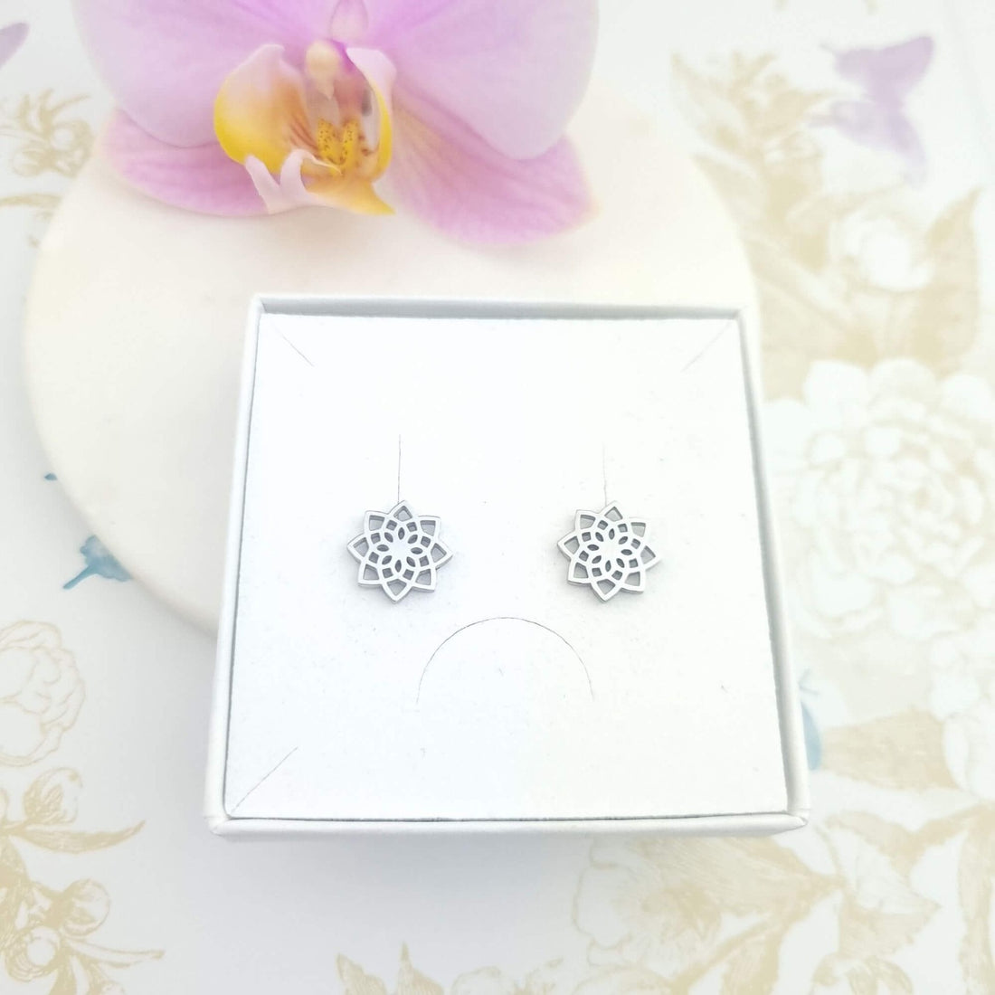 mandala stud earrings silver