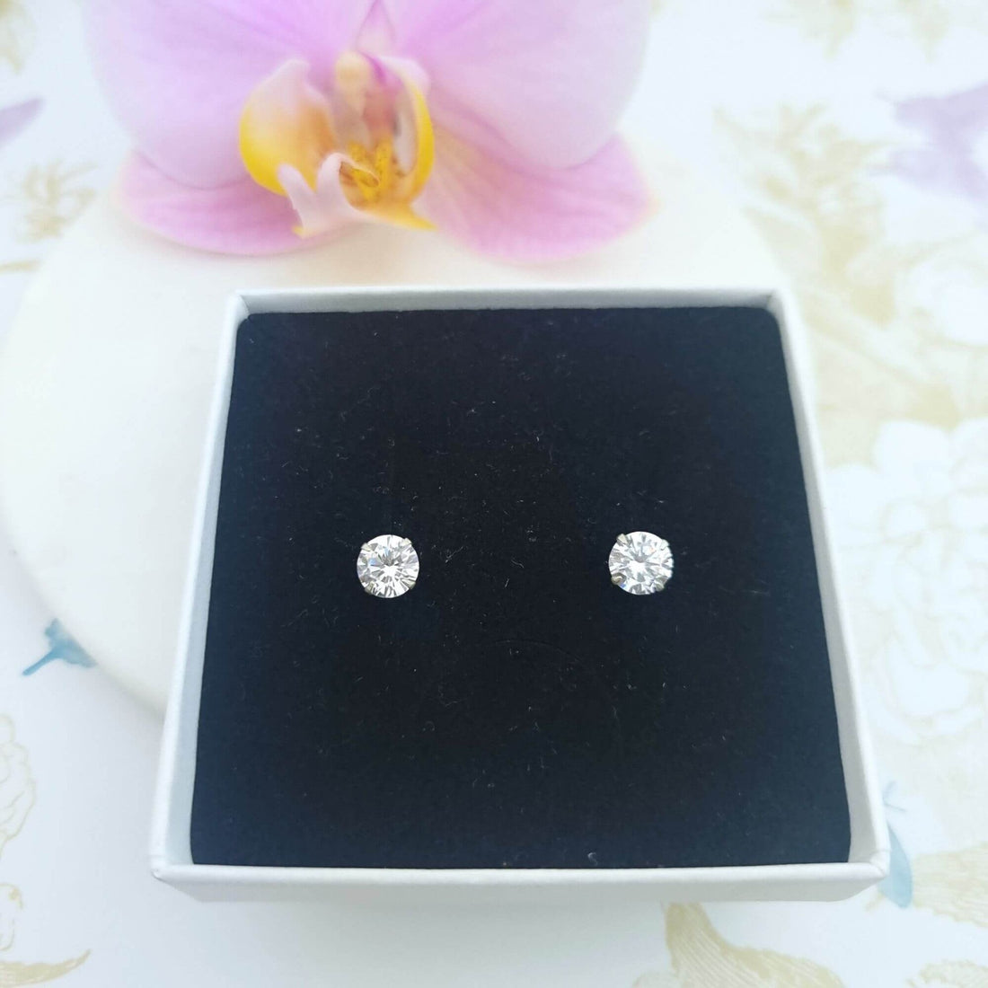 minimalist diamond cz sterling silver stud earrings