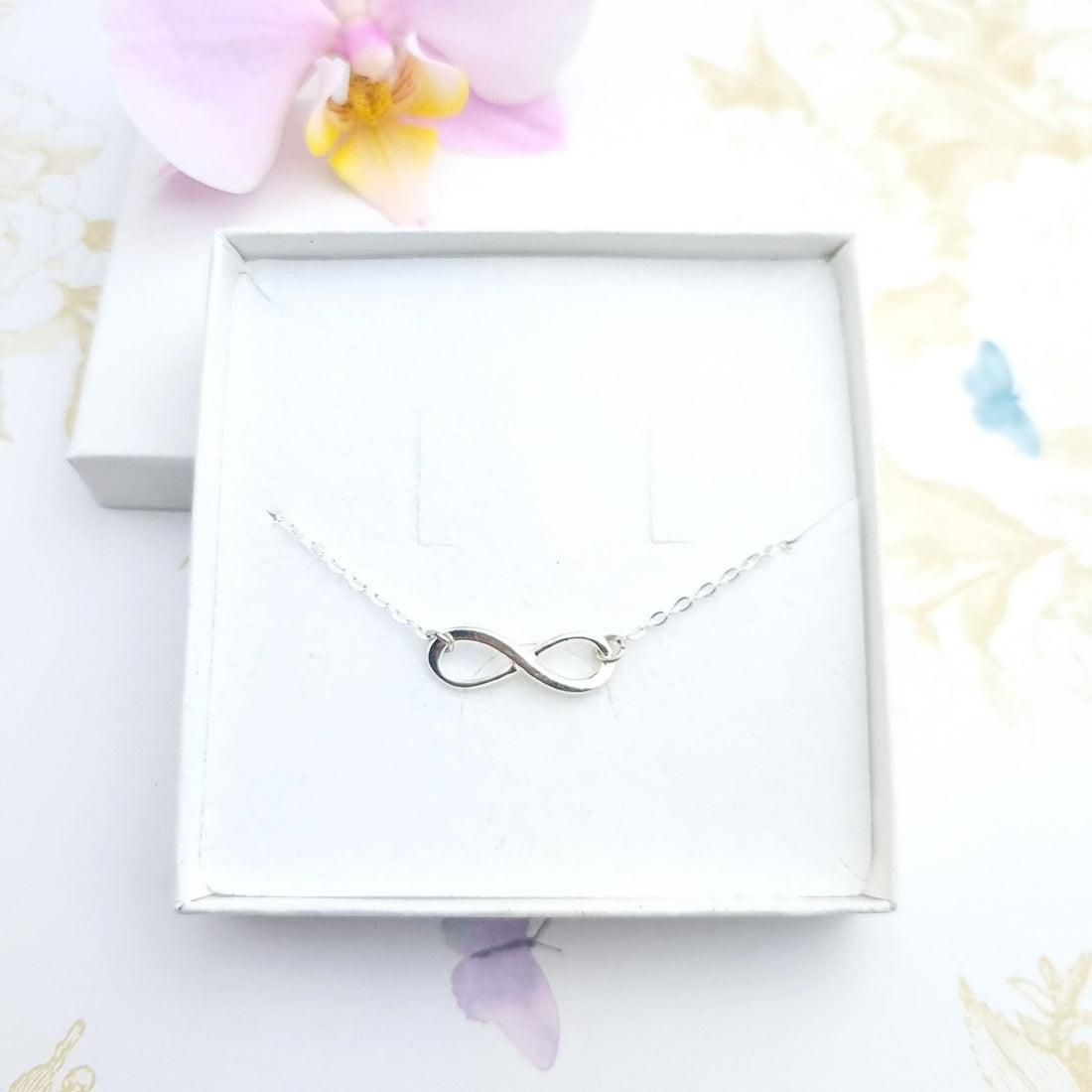 silver infinity bracelet