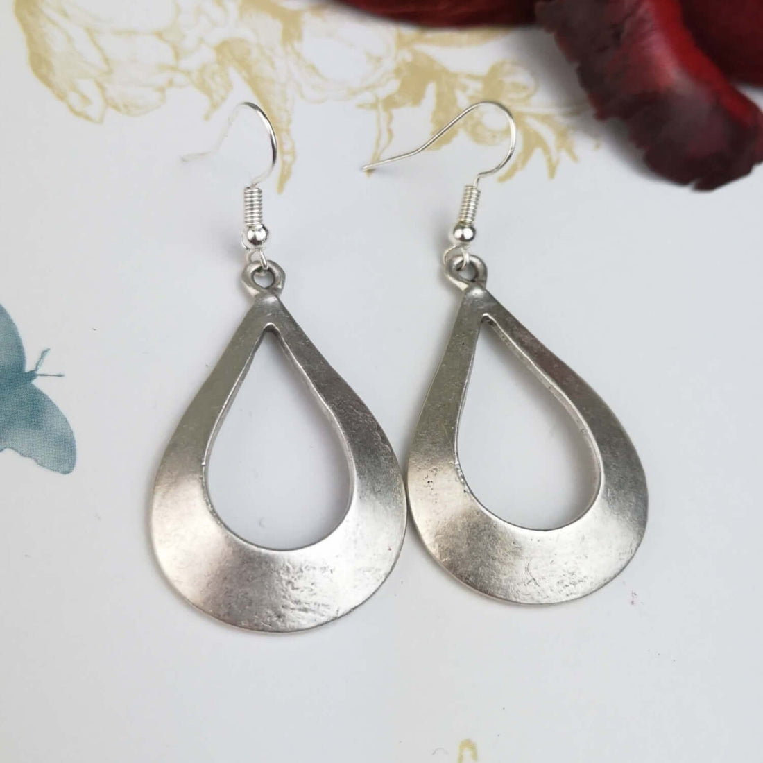 Large teardrop silver earrings