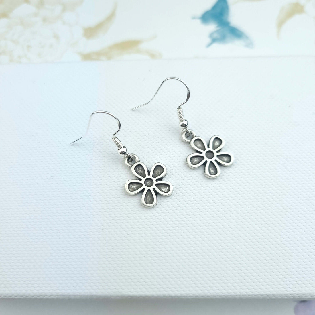 daisy flower dangle earrings