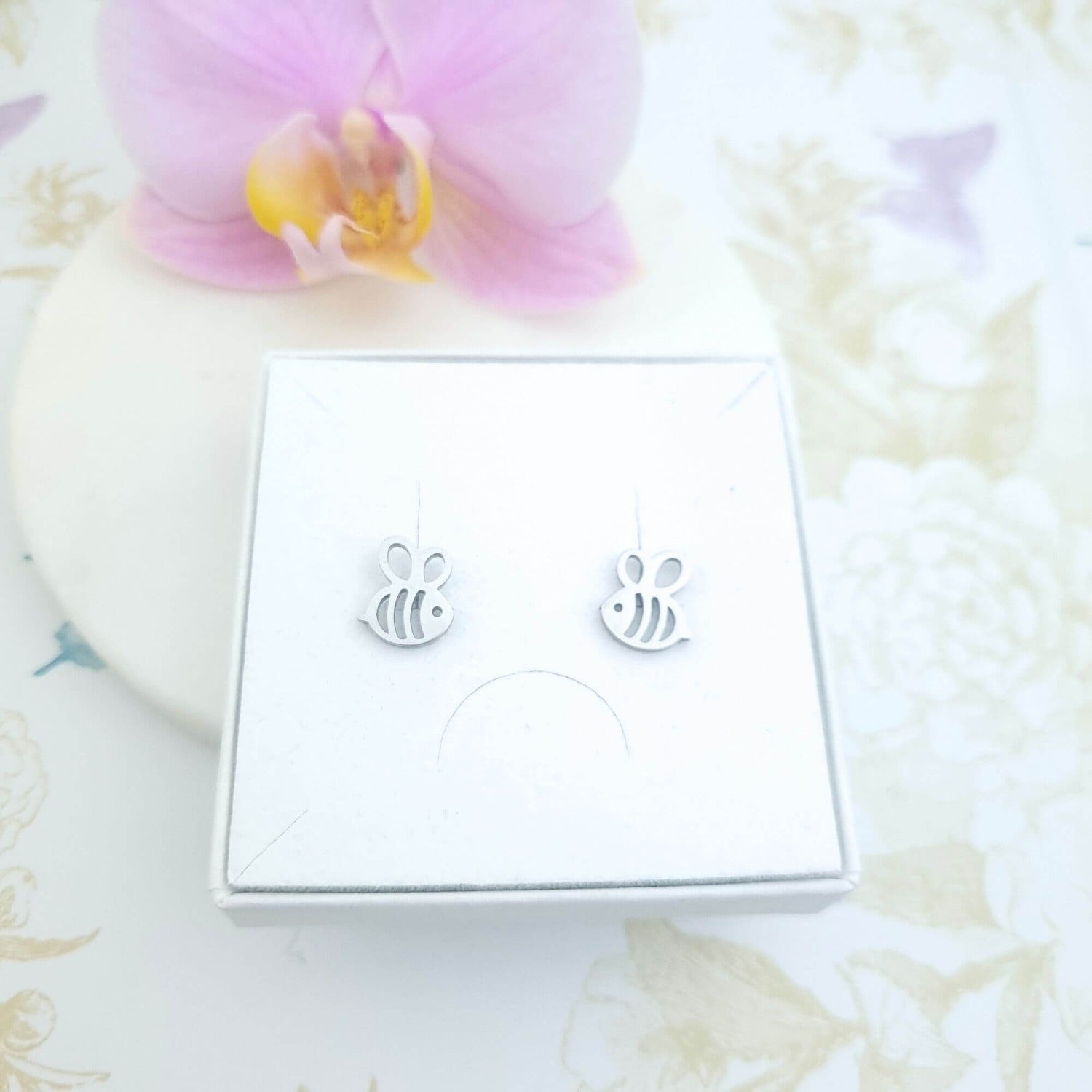 bee stud earrings in gift box