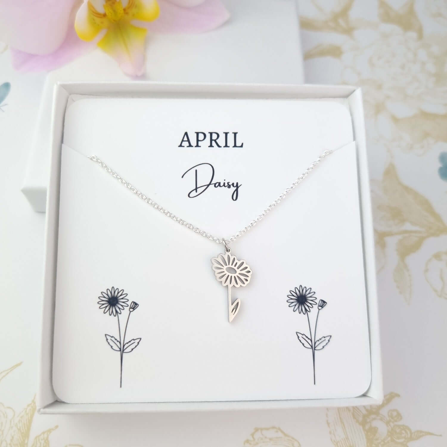 birth flower daisy necklace