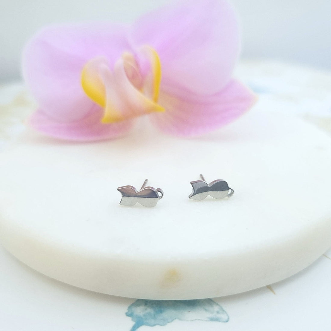 tiny cat stud earrings silver