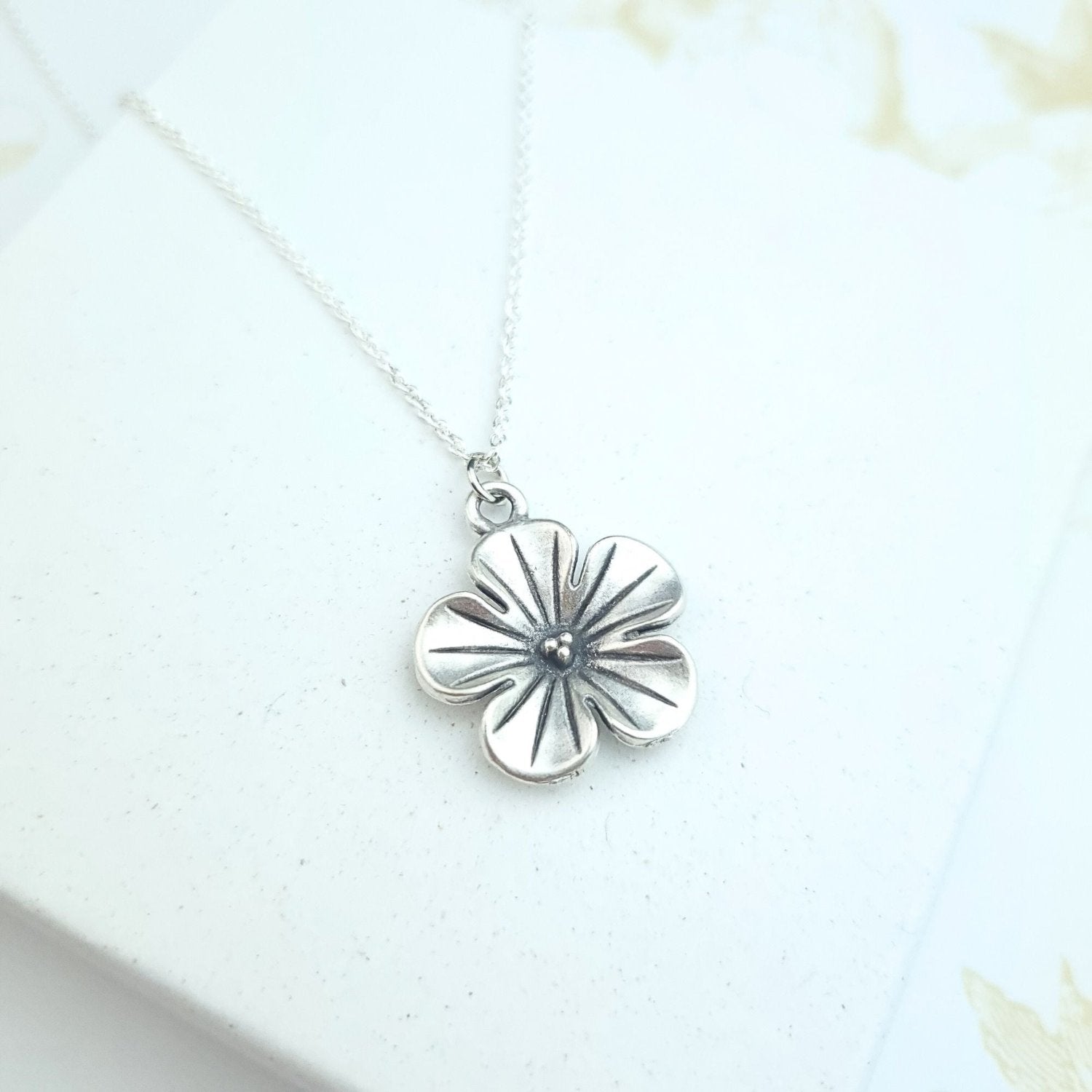 daisy flower sterling silver necklace in gift box
