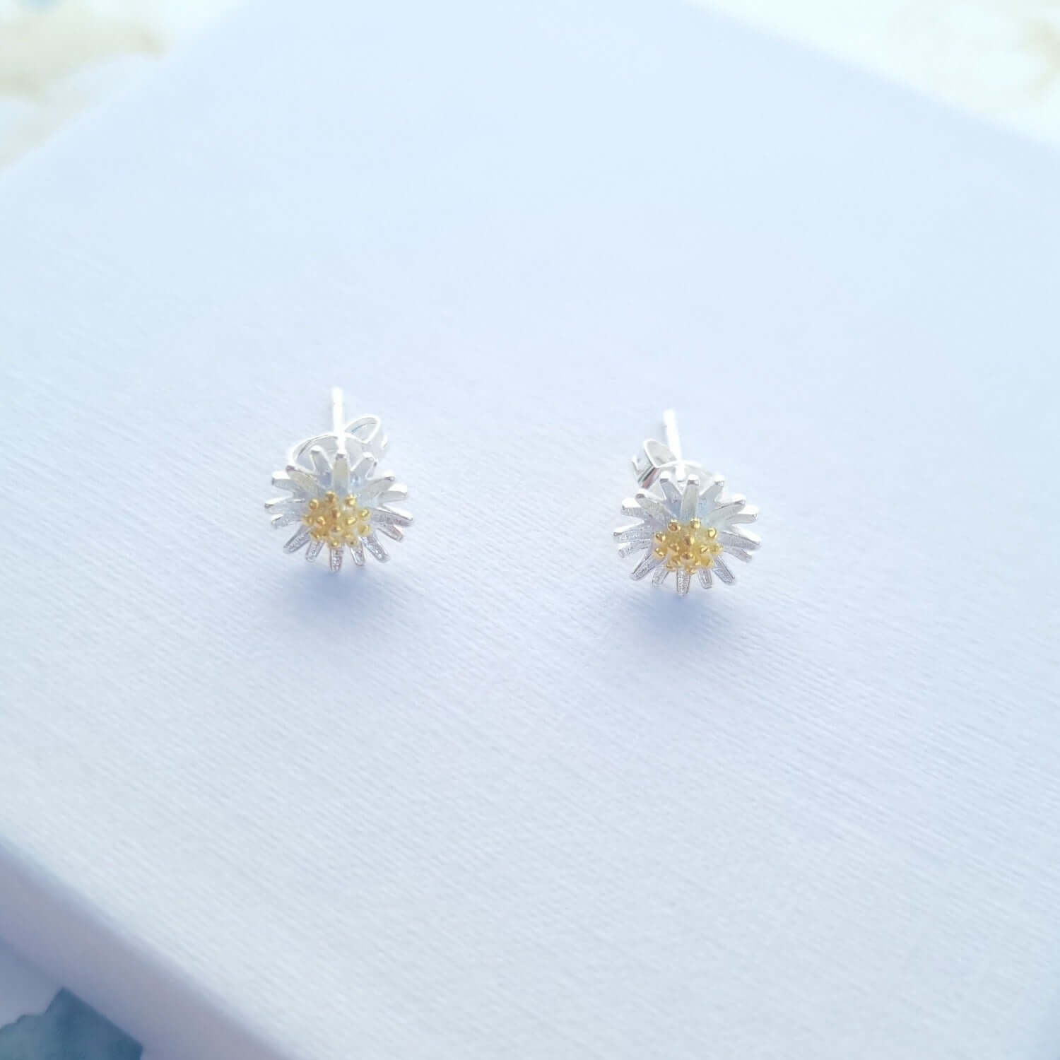 Sterling silver daisy earrings studs