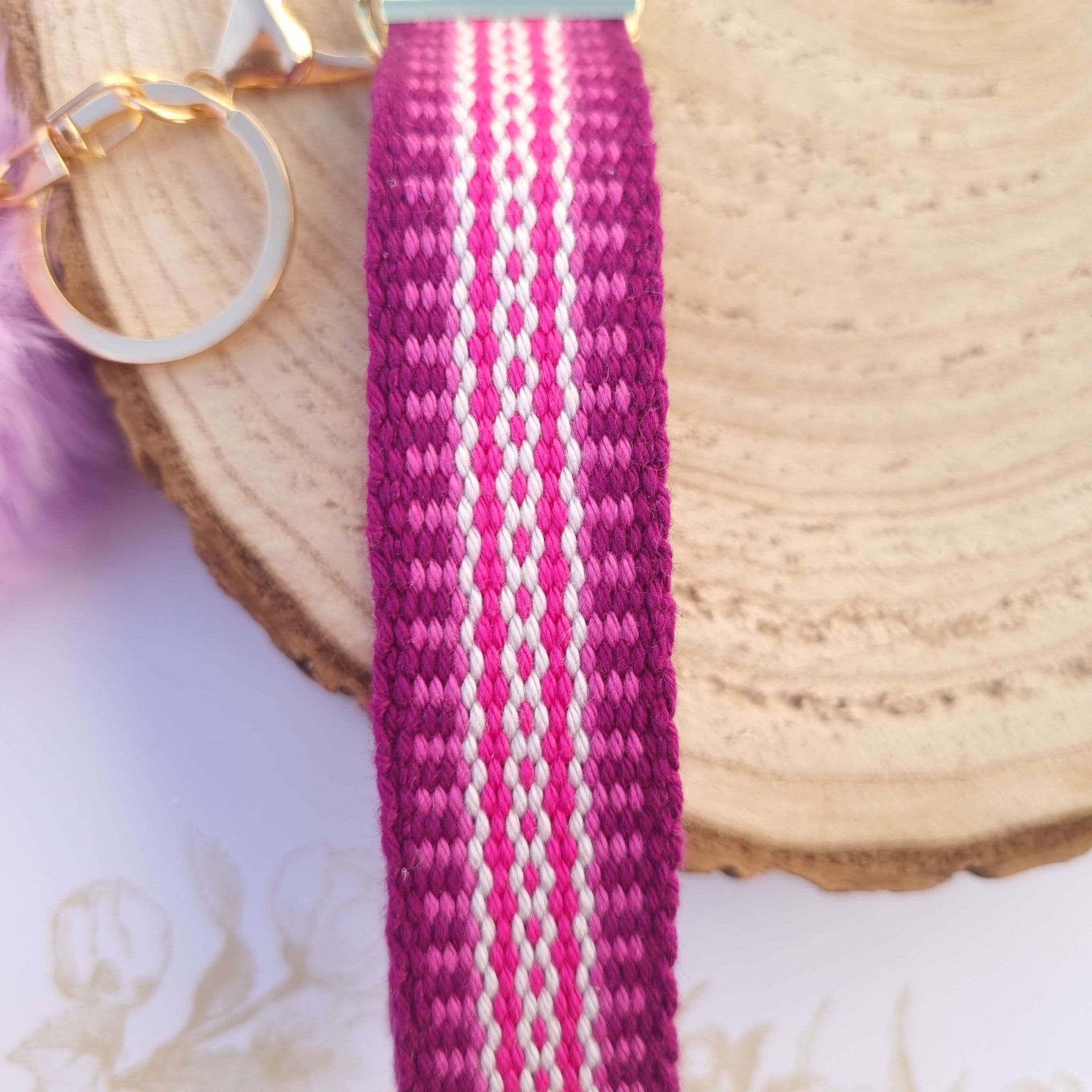 closer look to a handwoven keyring