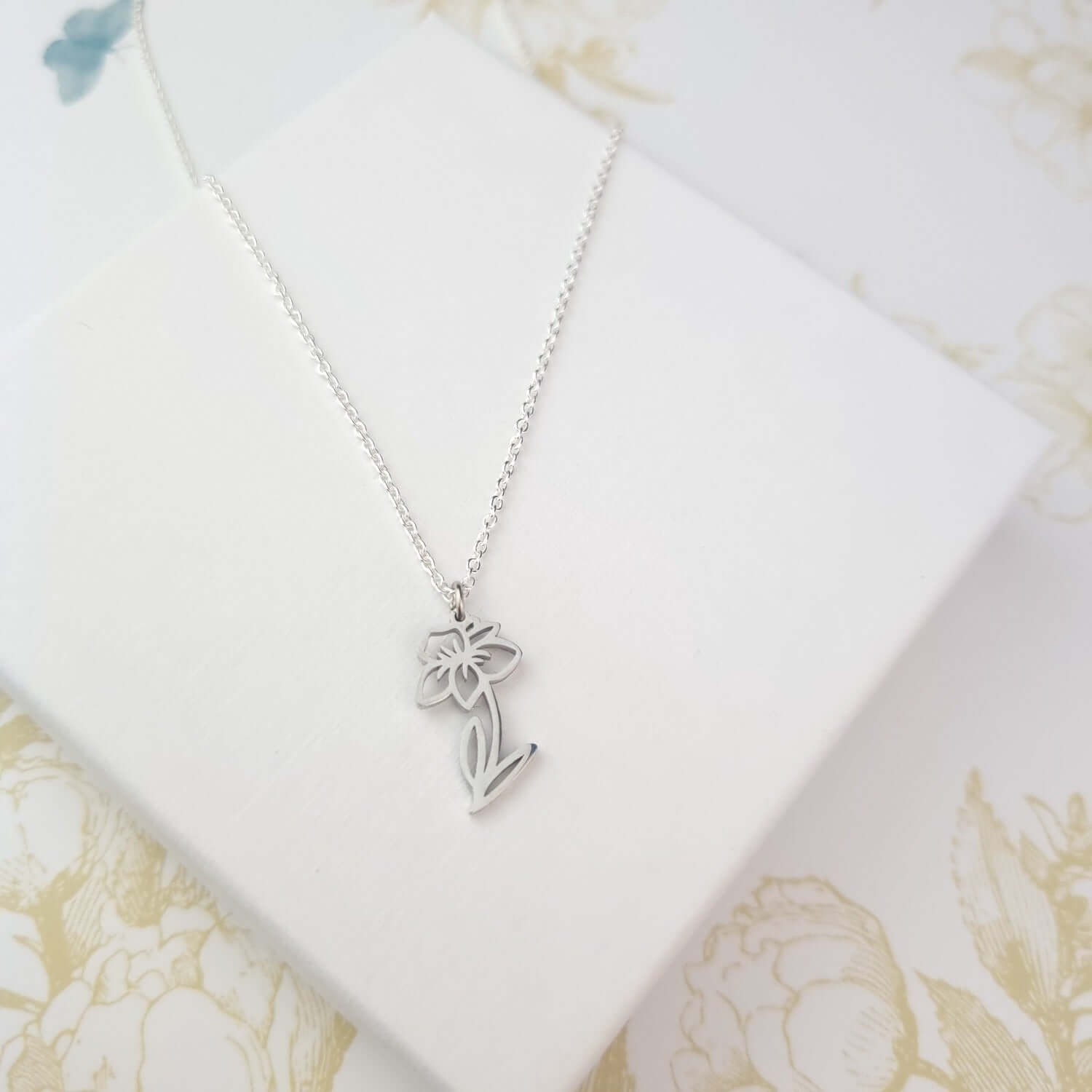 sterling silver daffodil necklace