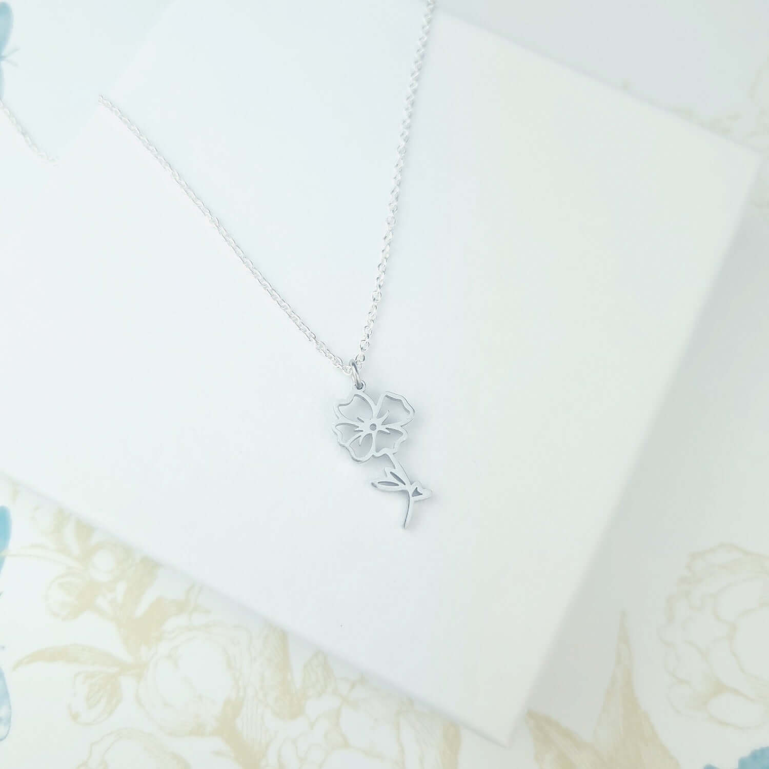 Birth month flower poppy necklace