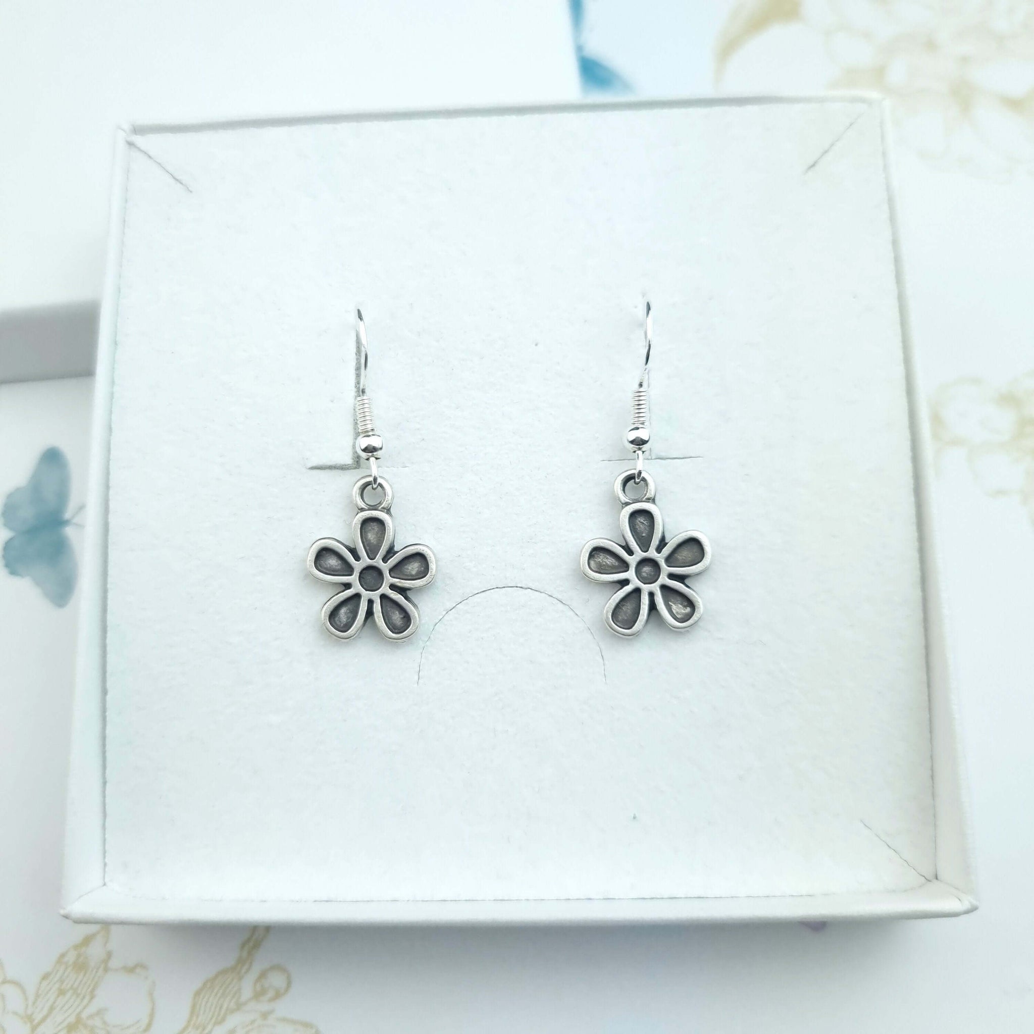 dangle drop daisy flower earrings