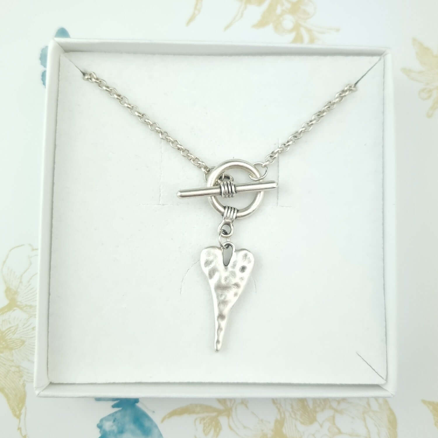 Toggle silver necklace with heart pendant