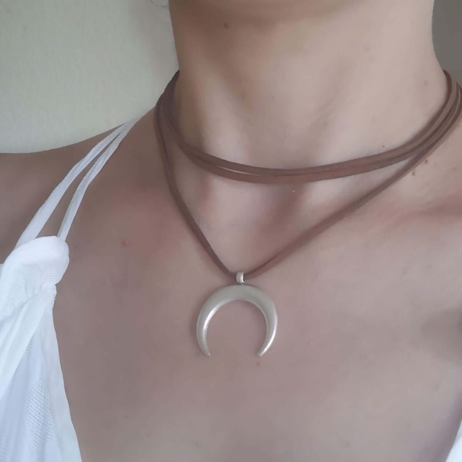Half moon necklace in suede cord